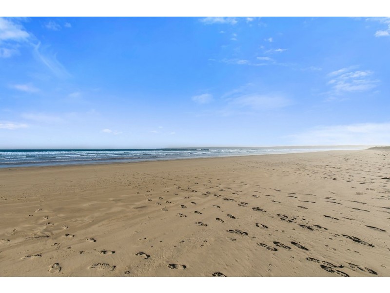 16 Harbour View, Sandy Point VIC 3959