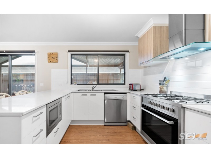 5 LONGVIEW ROAD, Warragul VIC 3820