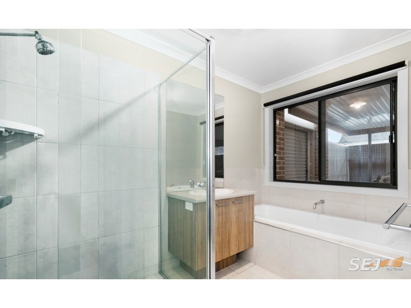 5 LONGVIEW ROAD, Warragul VIC 3820