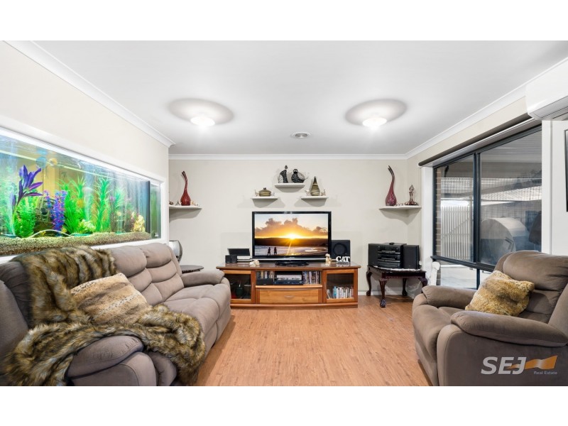 5 LONGVIEW ROAD, Warragul VIC 3820