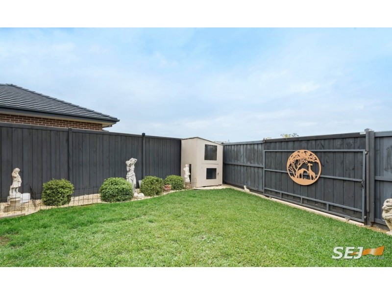 5 LONGVIEW ROAD, Warragul VIC 3820