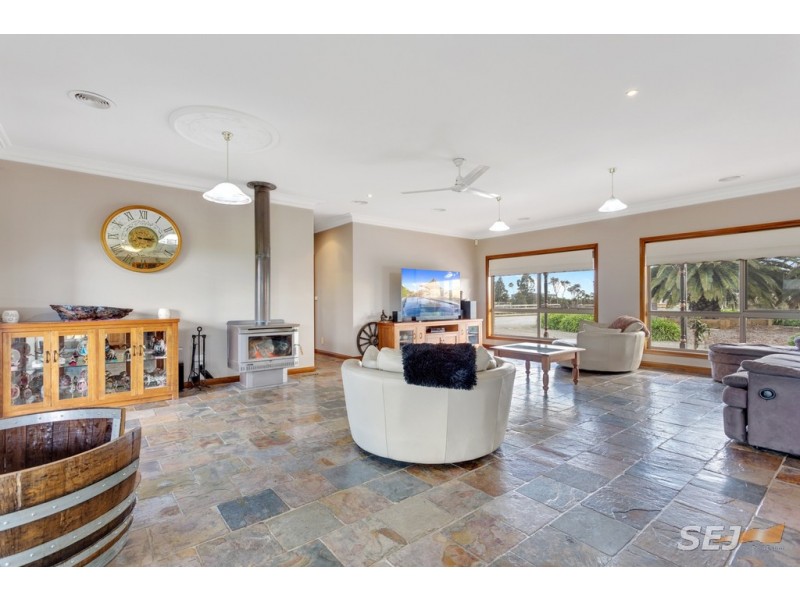 735 KOO WEE RUP-LONGWARRY RD, Modella VIC 3816