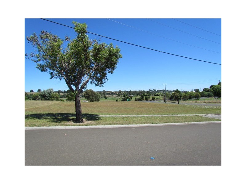 15 NEILSON COURT, Warragul VIC 3820