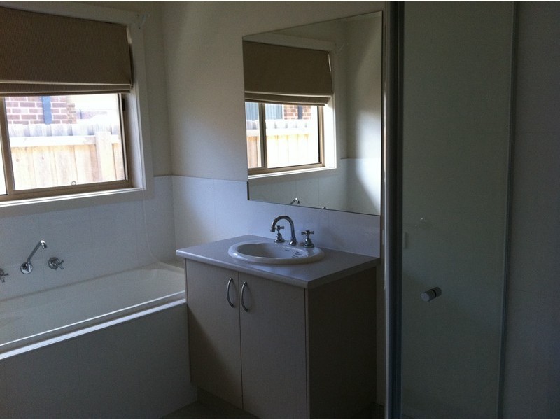 11 Varney Rd, Foster VIC 3960