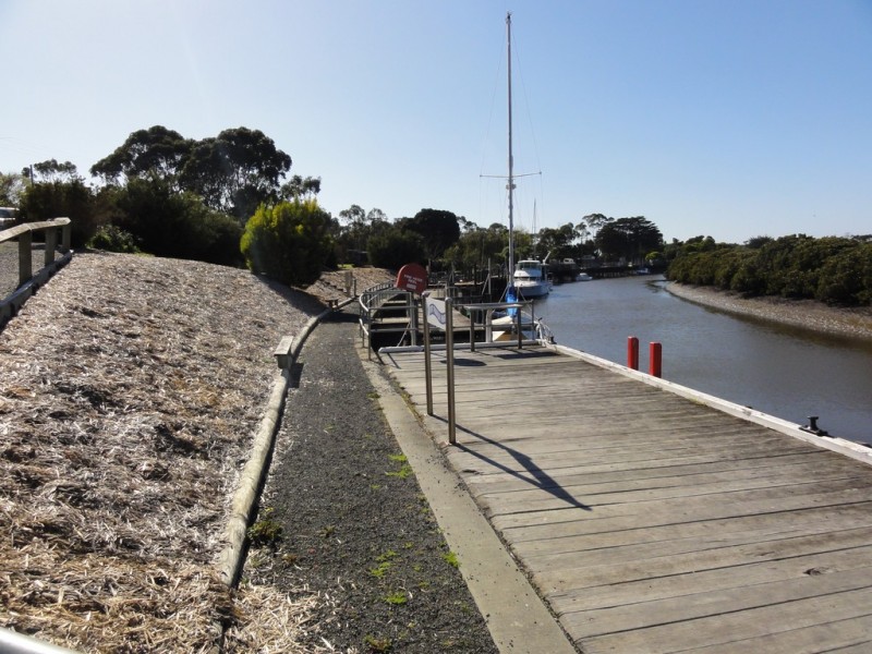 11 Fishermans Way, Port Franklin VIC 3964