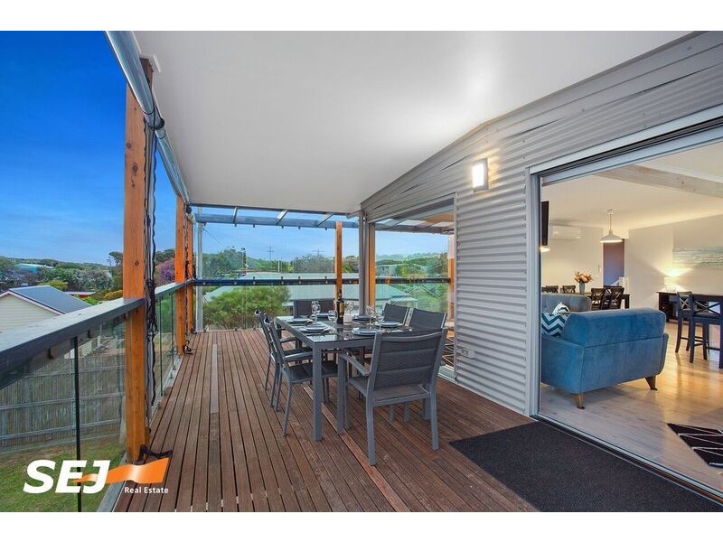 18 Sunshine Rise, Sandy Point VIC 3959