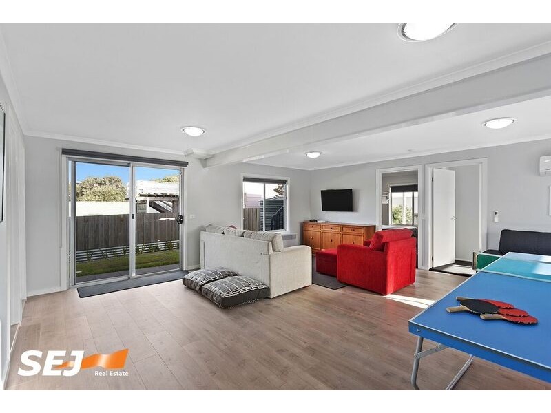 18 Sunshine Rise, Sandy Point VIC 3959
