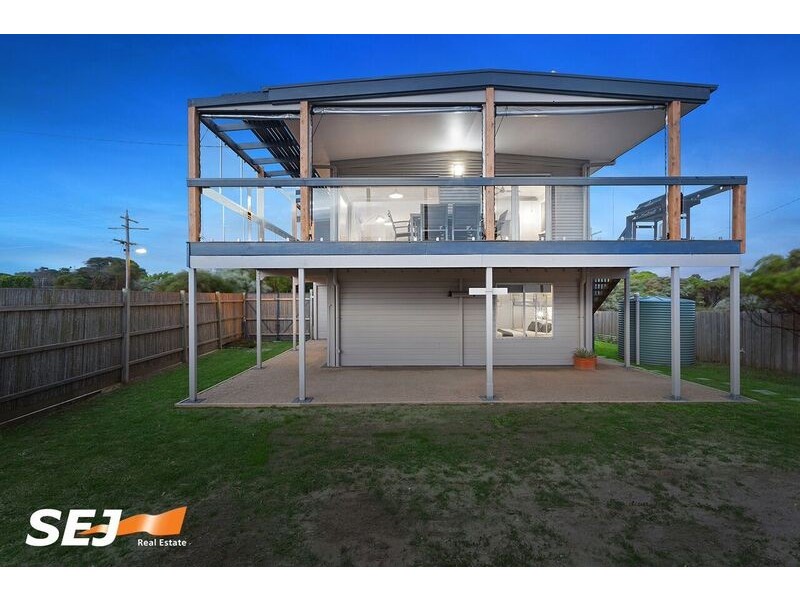 18 Sunshine Rise, Sandy Point VIC 3959