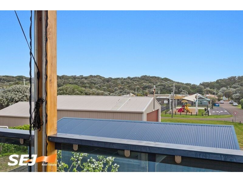 18 Sunshine Rise, Sandy Point VIC 3959