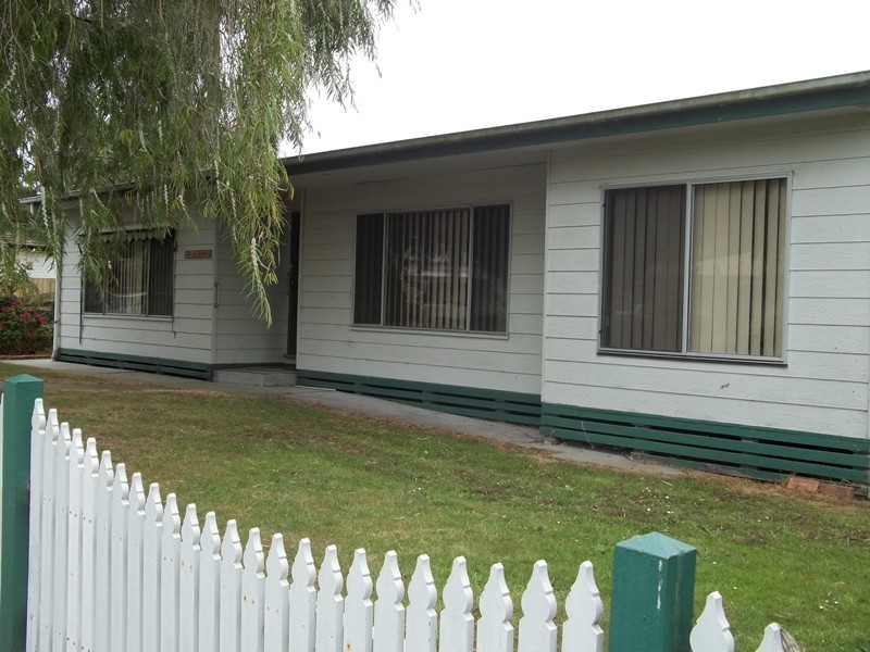 Foster VIC 3960