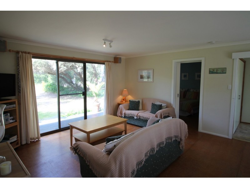 1 Ennisvale Ave, Sandy Point VIC 3959