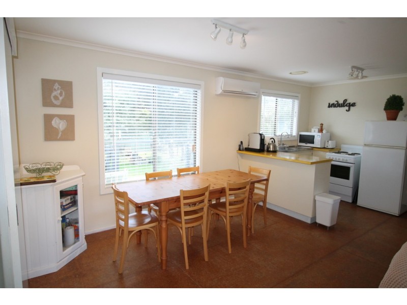 1 Ennisvale Ave, Sandy Point VIC 3959