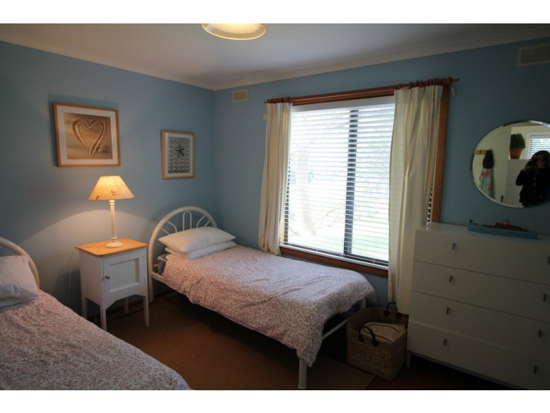 1 Ennisvale Ave, Sandy Point VIC 3959