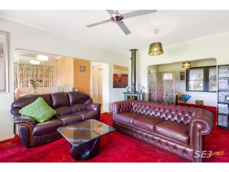 2378 Willow Grove Road, Hill End VIC 3825