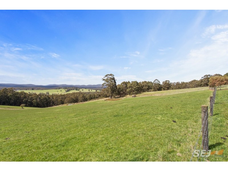 2378 Willow Grove Road, Hill End VIC 3825