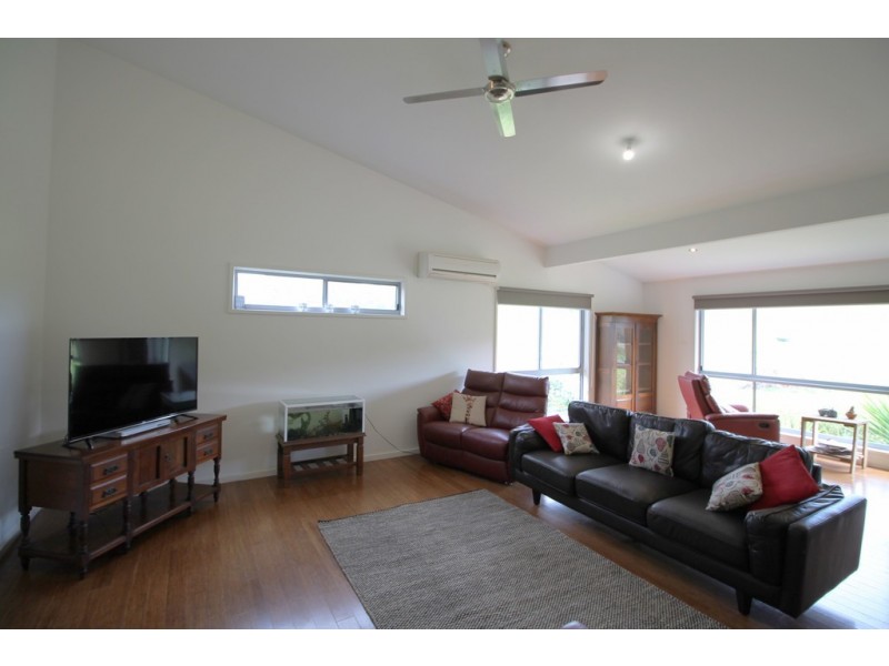 16 Gibbs St, Foster VIC 3960