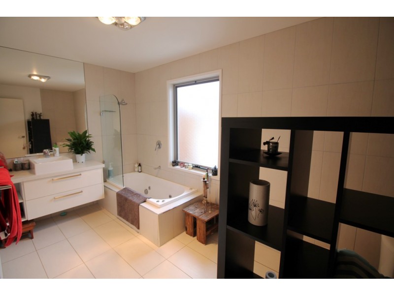 16 Gibbs St, Foster VIC 3960