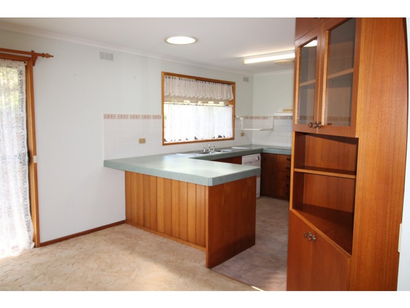 6 Sparkes Crt, Foster VIC 3960