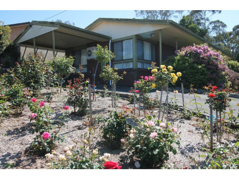 6 Sparkes Crt, Foster VIC 3960