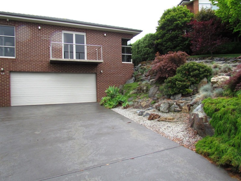 18 Willow Crescent, Warragul VIC 3820
