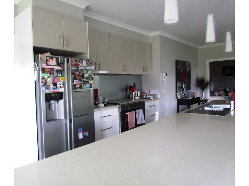 18 Willow Crescent, Warragul VIC 3820