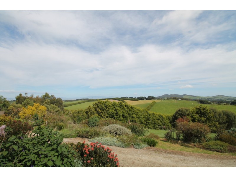 22 Albert Crt, Foster VIC 3960