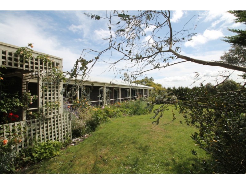 22 Albert Crt, Foster VIC 3960