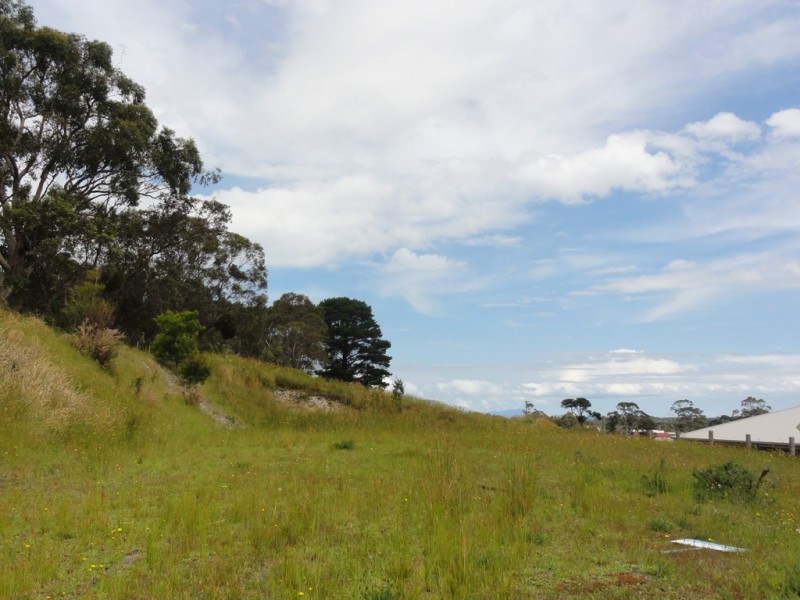 8 Heath Rise, Foster VIC 3960