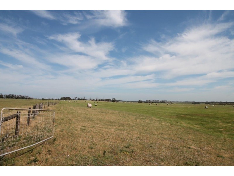 77 Grevillia St, Walkerville VIC 3956