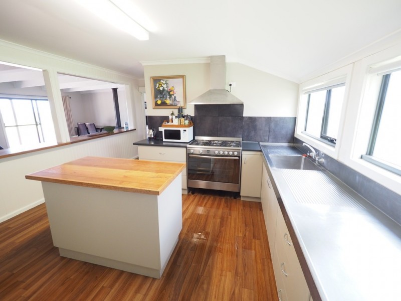 13 Robertson St, Port Welshpool VIC 3965