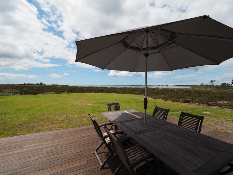 13 Robertson St, Port Welshpool VIC 3965
