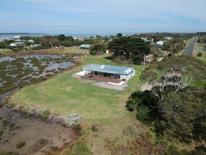 13 Robertson St, Port Welshpool VIC 3965