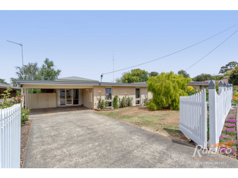 20 Lee Parade, Leongatha VIC 3953