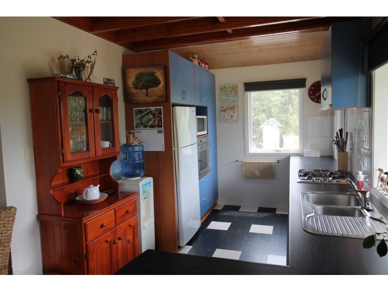 34 Old Hat Rd, Foster VIC 3960