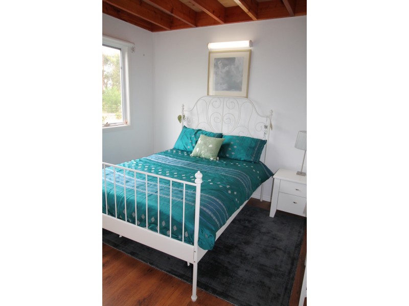 34 Old Hat Rd, Foster VIC 3960