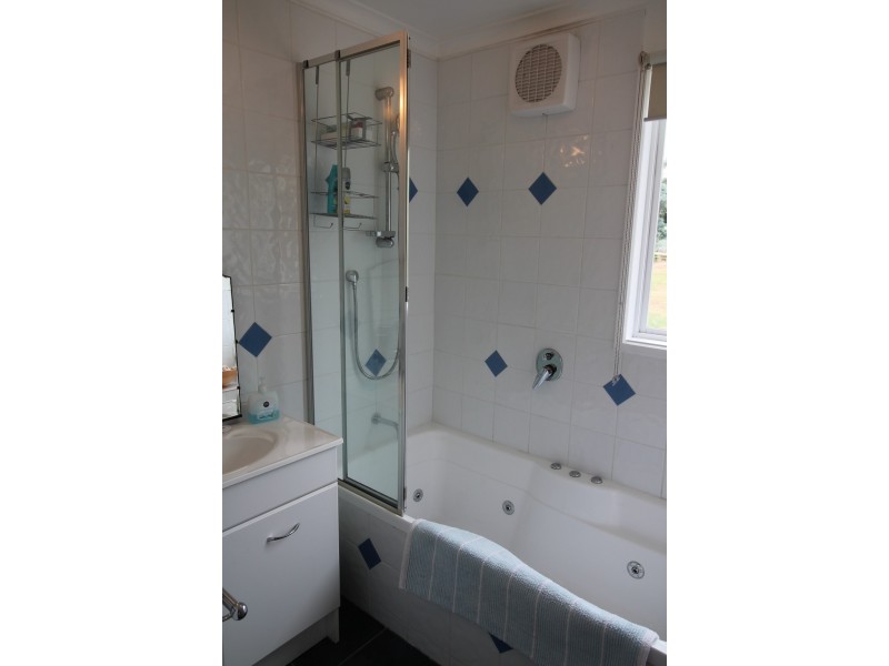 34 Old Hat Rd, Foster VIC 3960
