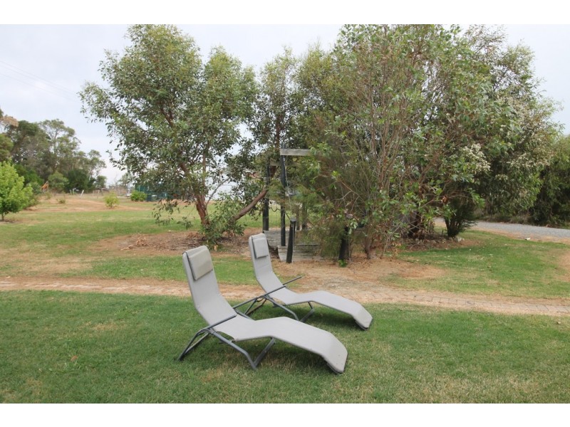 34 Old Hat Rd, Foster VIC 3960