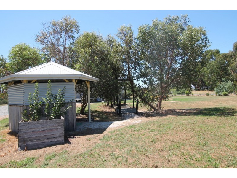 34 Old Hat Rd, Foster VIC 3960