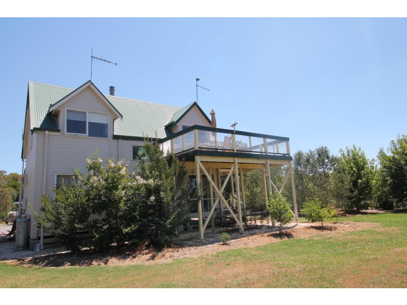 34 Old Hat Rd, Foster VIC 3960