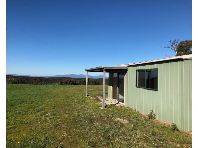 60 Wallis Ridge Rd, Fish Creek VIC 3959
