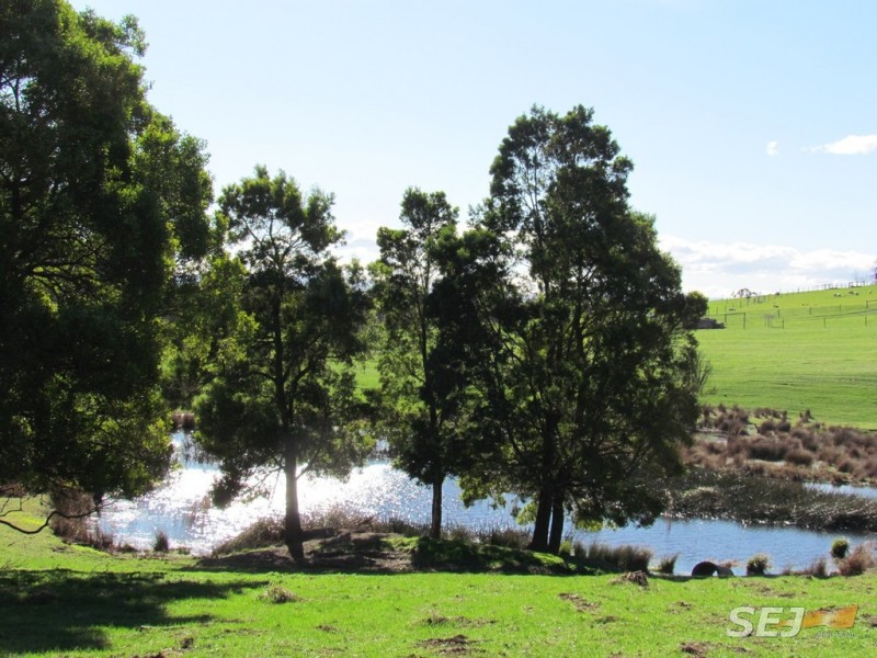 1 Corner Rhodes Road and Silbys Road, Darnum VIC 3822