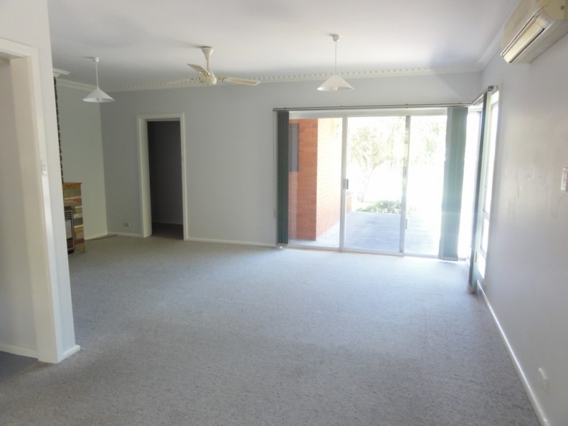 3 Charles St, Foster VIC 3960