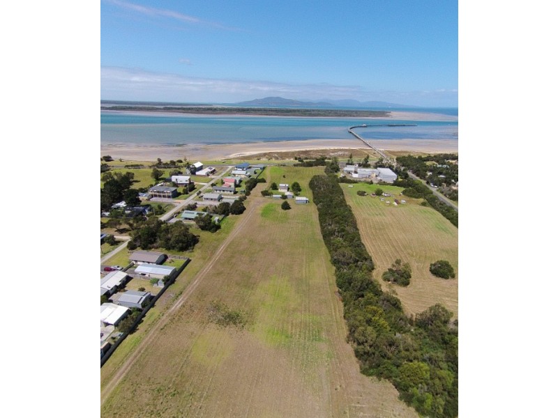 7-9 Lewis St, Port Welshpool VIC 3965