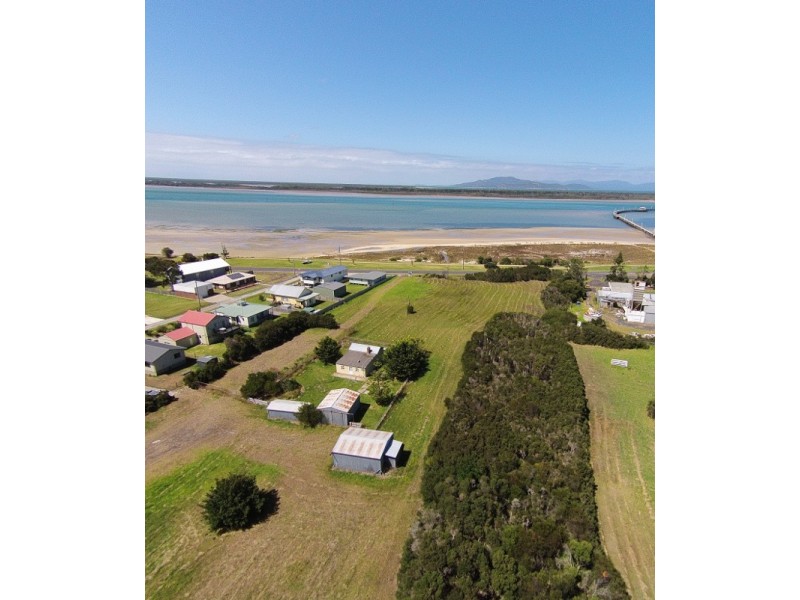 7-9 Lewis St, Port Welshpool VIC 3965