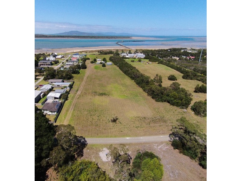 7-9 Lewis St, Port Welshpool VIC 3965