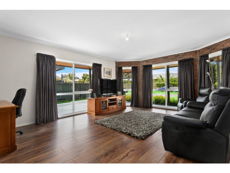 2 Ferndale Court, Lang Lang VIC 3984