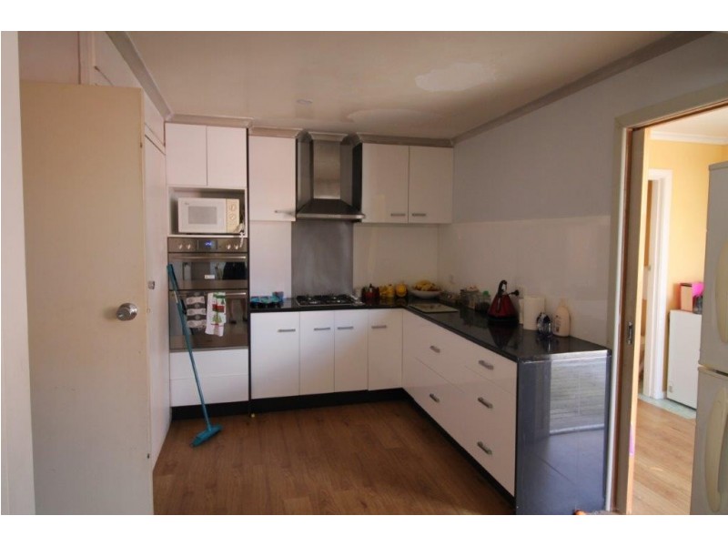 29 Main St, Welshpool VIC 3966