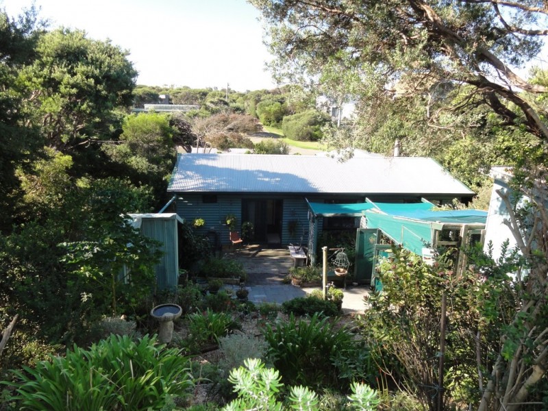 26 Beach Pde, Sandy Point VIC 3959