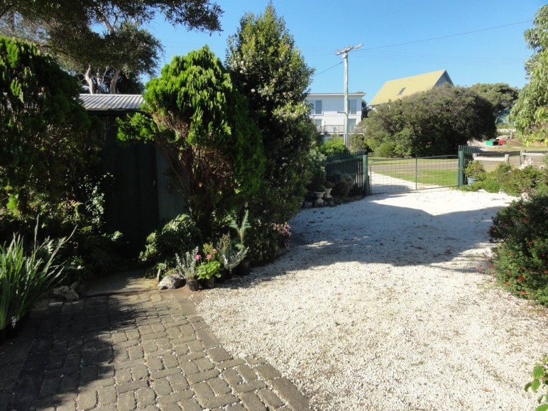 26 Beach Pde, Sandy Point VIC 3959