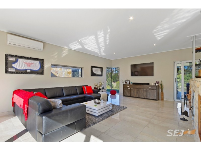 18 Hazelwood Ridge, Hazelwood North VIC 3840